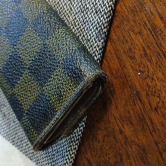 Authentic Louis Vuttion Key Case - Picture 8 of 12